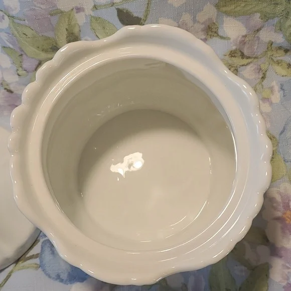 Porcelain Lid "Biscuit" Jar W/Lid Vintage Like New Cookie Jar - Picture 2 of 6